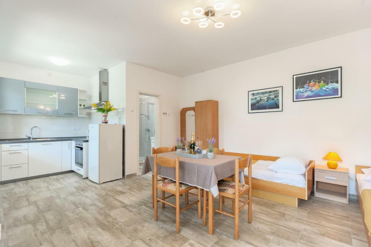 Apartment Ema Premantura Exteriér fotografie